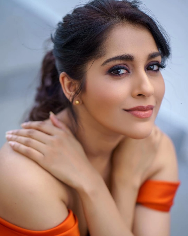 Rashmi Gautam Social Media