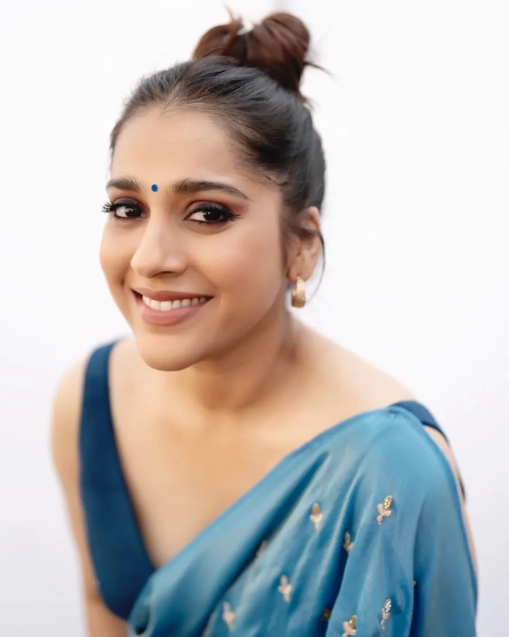 Rashmi Gautam Web Stories
