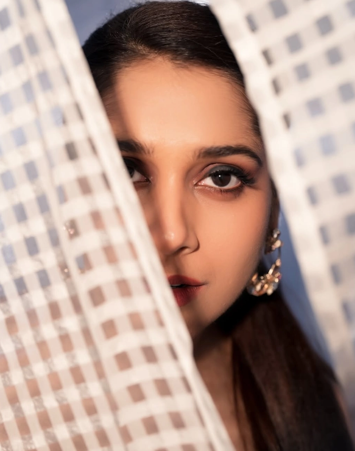 Rashmi Gautam has beautiful Dark Brown eyes