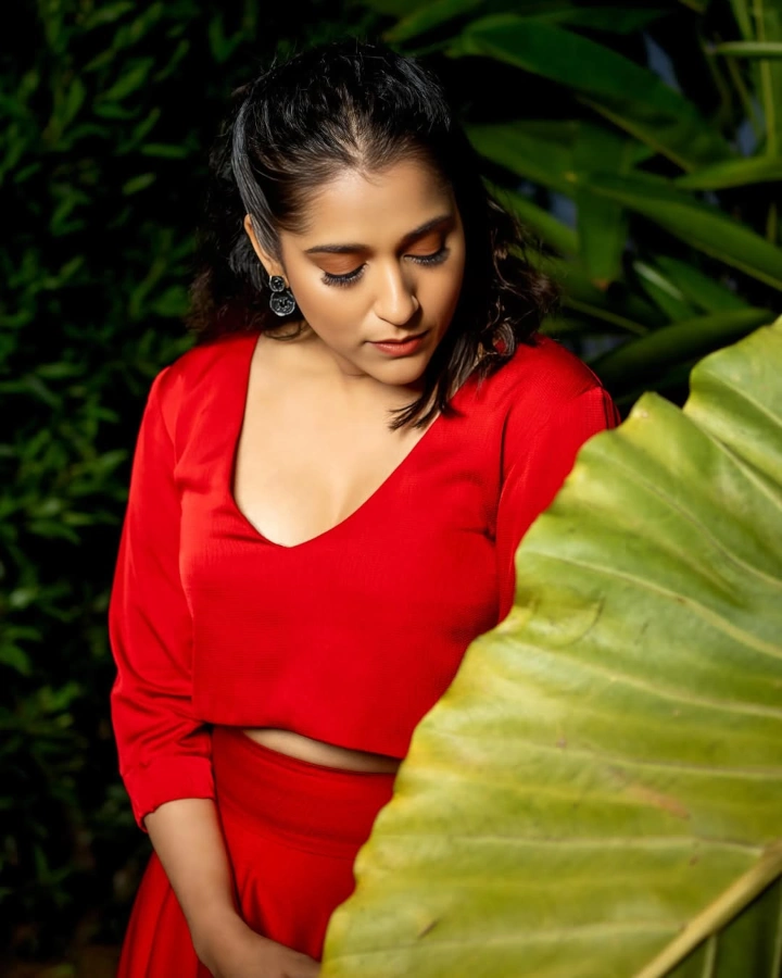 Rashmi Gautam has over 4.9M followers on Instagram