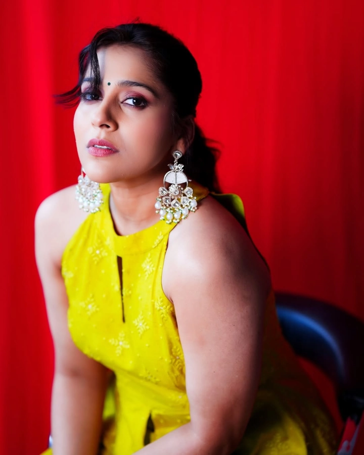 Rashmi Gautam in Antham