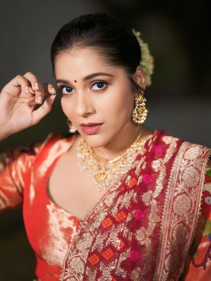 Rashmi Gautam in Extra Jabardasth