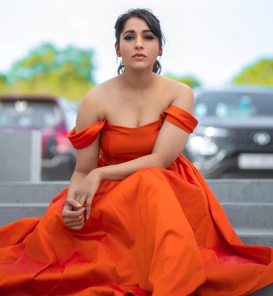 Rashmi Gautam in Extreme Hot Western Outfit
