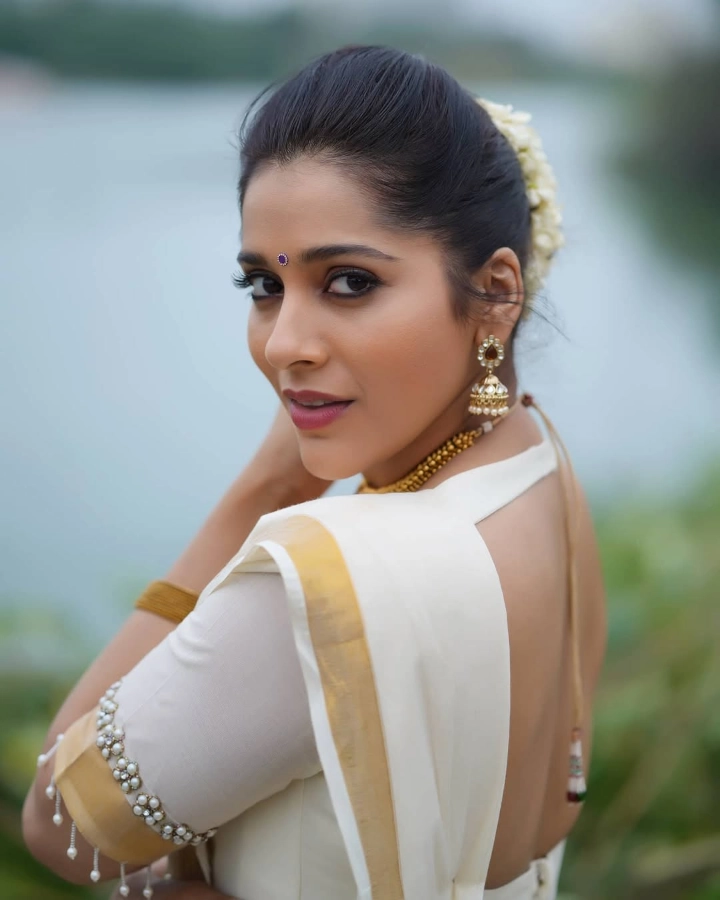 Rashmi Gautam in a Traditional Look