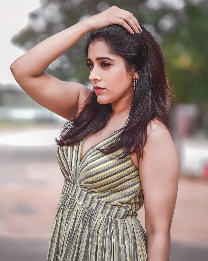 Rashmi Gautam is a Gorgeous Indian Actress & a Beautiful Model