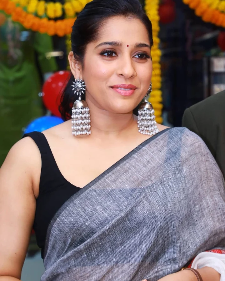Rashmi Gautam is a devotee of Lord Ganesha