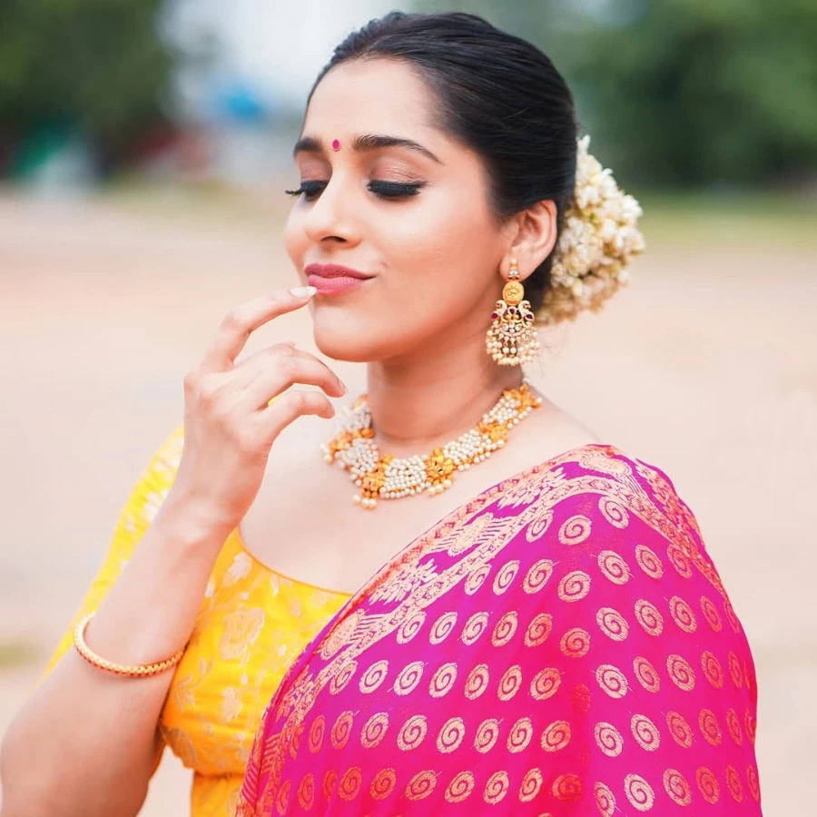 Rashmi Gautam was born in Visakhapatnam, Andhra Pradesh, India