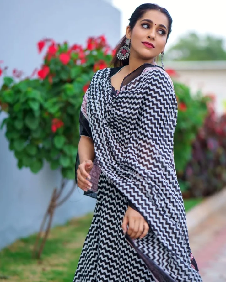 Rashmi Gautam's Brothers name is Malay Gautam
