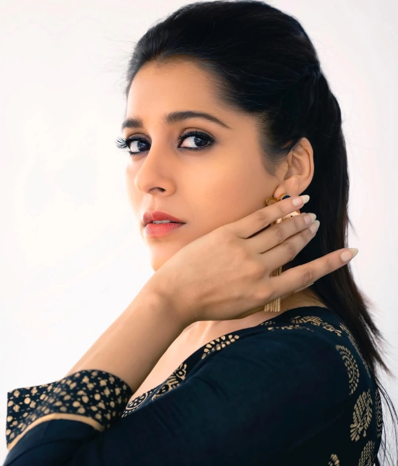 Rashmi Gautam's Fabulous Eyes