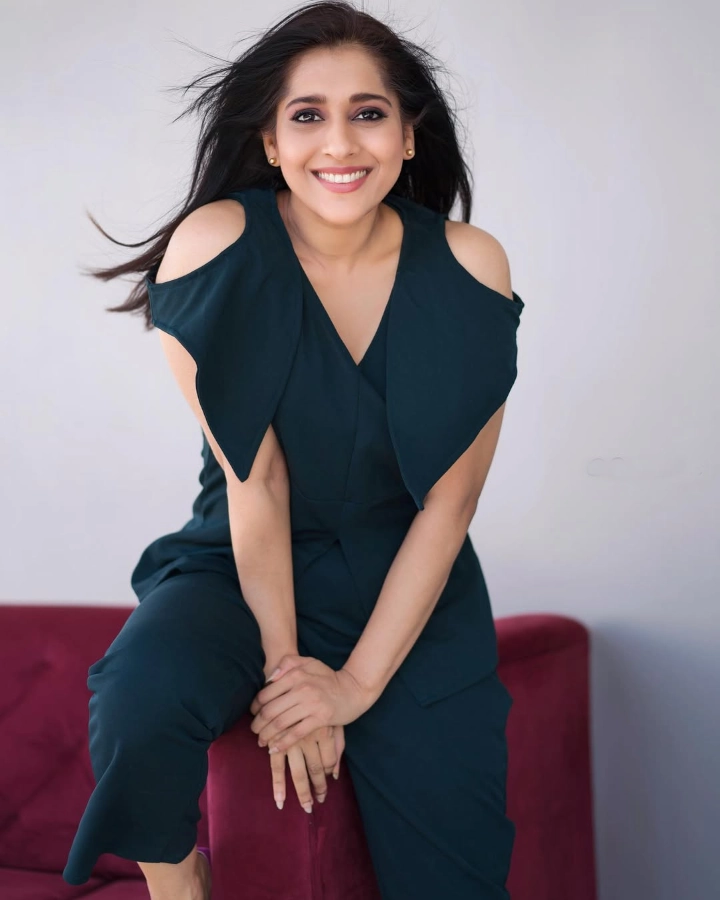 Rashmi Gautam's Favourite Outfits are Saree, Indian & Western Outfits