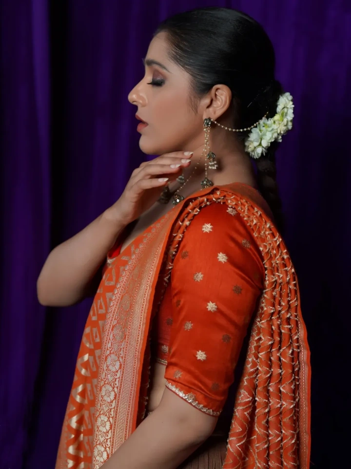 Rashmi Gautam's Hairstyle during her Marriage