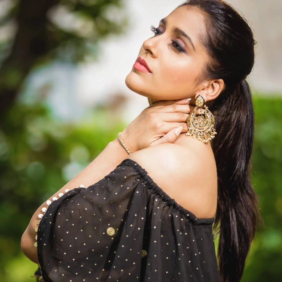 Rashmi Gautam's Lovely Dress