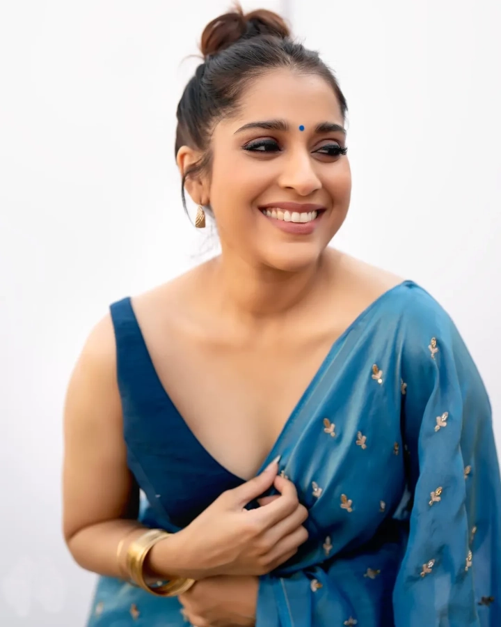 Rashmi Gautam's Lovely Smile