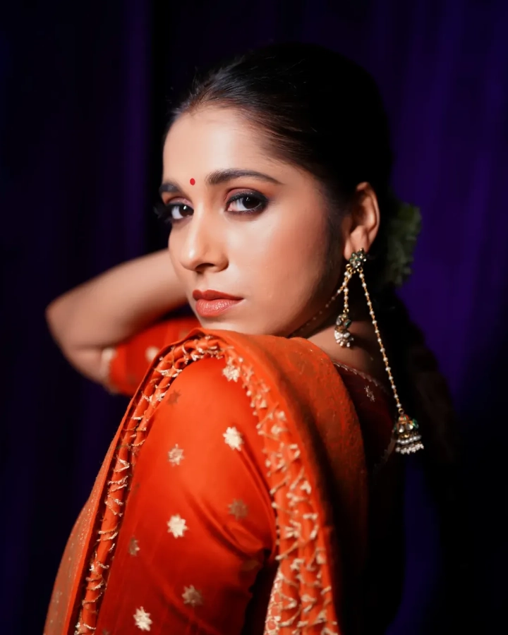 Rashmi Gautam's Real Indian Beauty