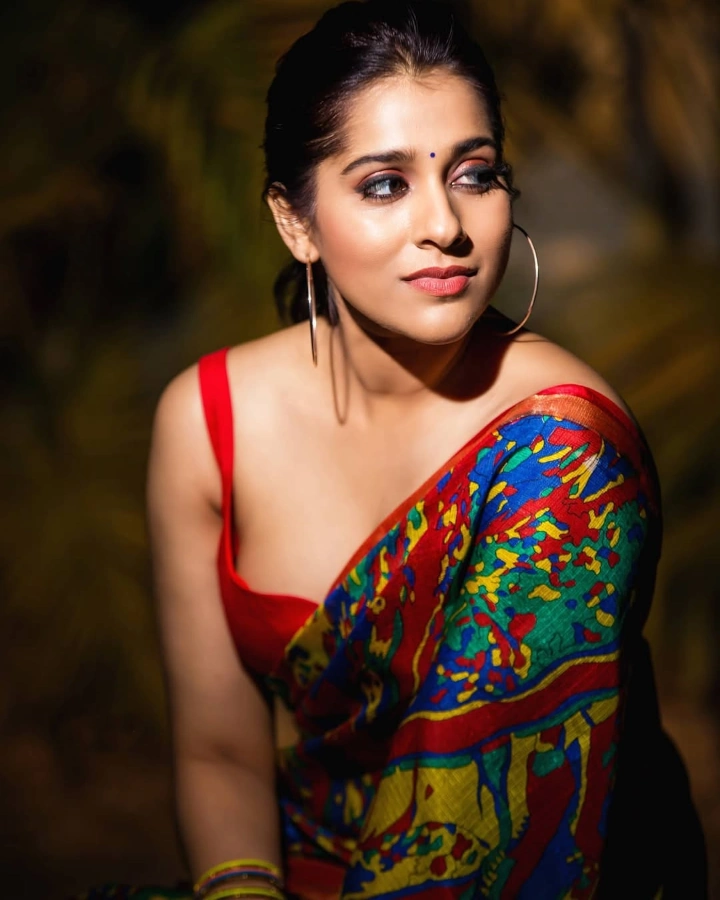 Rashmi Gautam's Sun Kissed Image