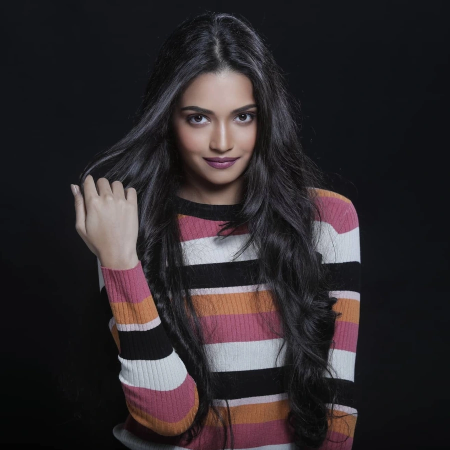 Vallari Viraj Instagram Images