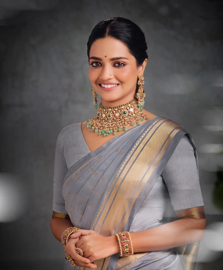Vallari Viraj in various India Jewellery Advertisements