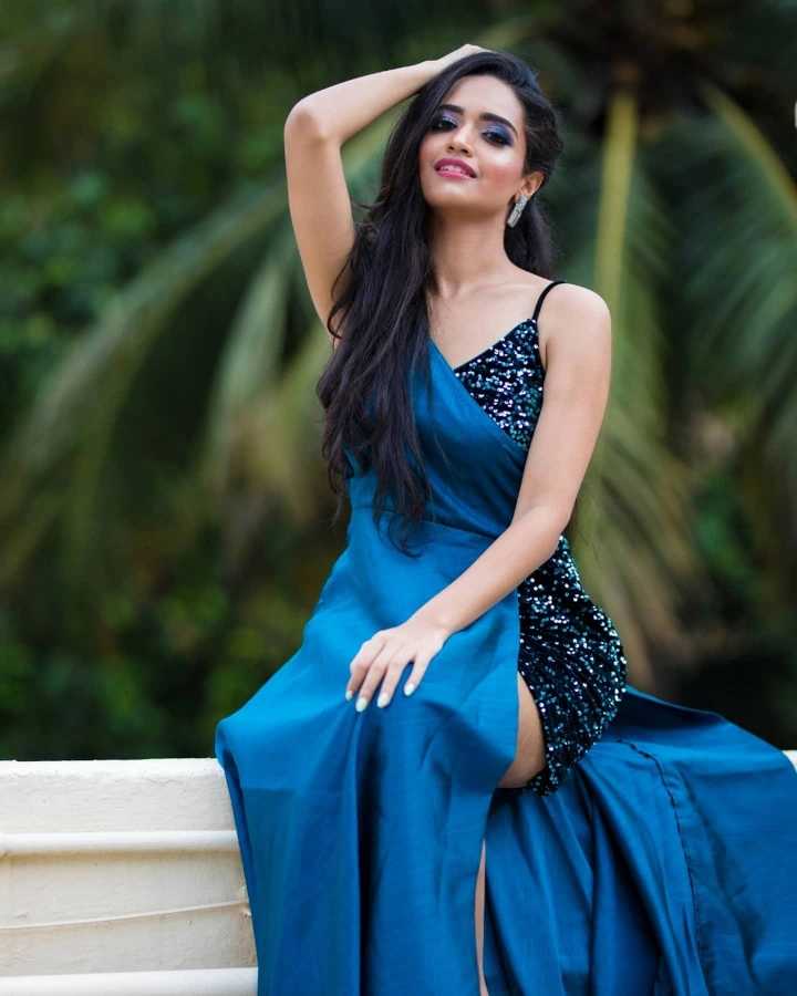 Vallari Viraj is also a Beautiful Indian Social Media Influencer