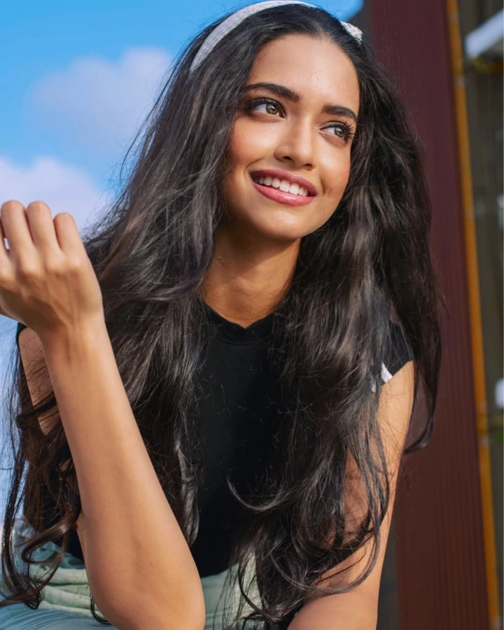 Vallari Viraj is also known as beauty with brain
