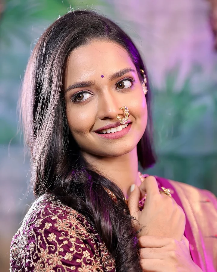 Vallari Viraj's Beautiful Eyes