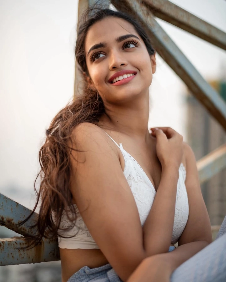 Vallari Viraj's New Instagram Image