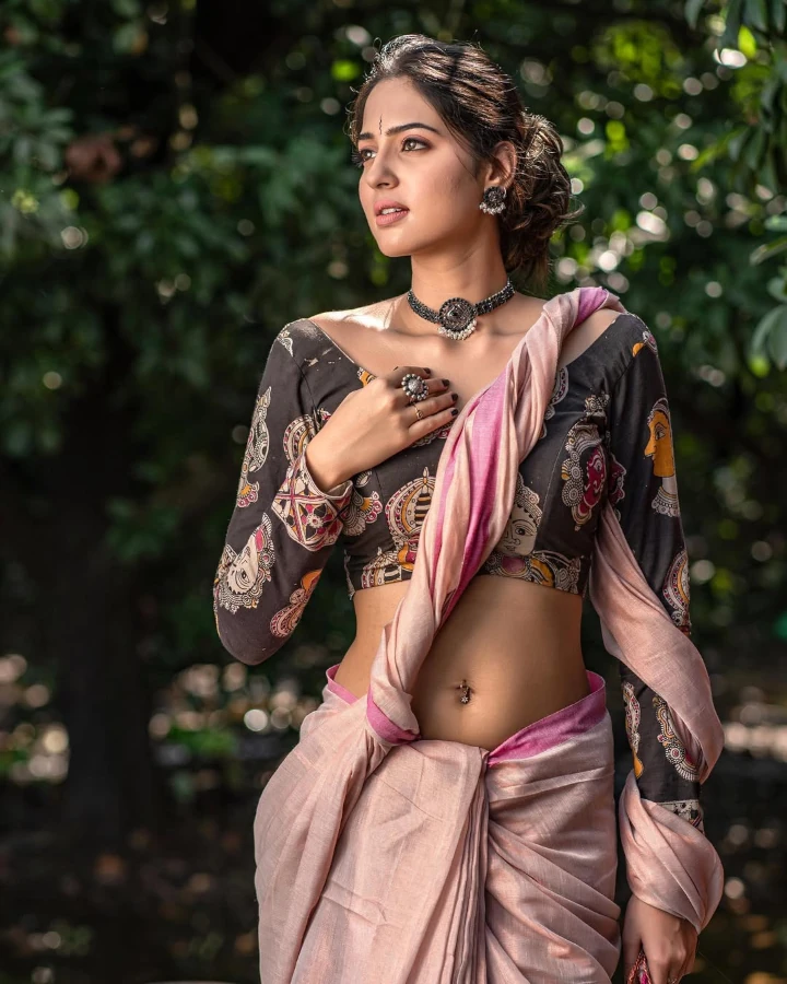 Vidula Chougule Navel