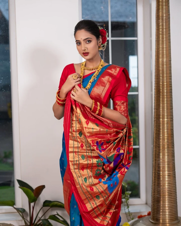 Vidula Chougule in an Extremely Lovely Maharashtrian Look