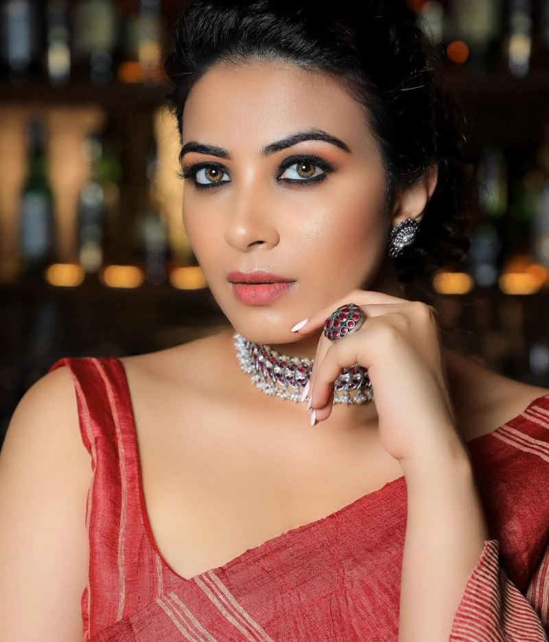 Kavya Shetty Hot