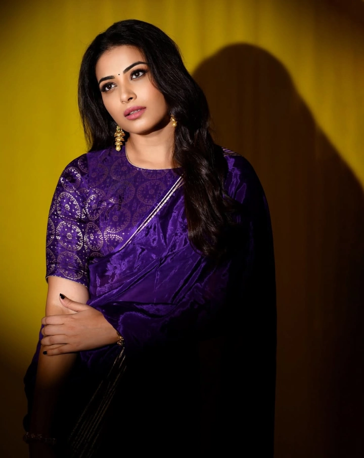 Kavya Shetty Web Stories