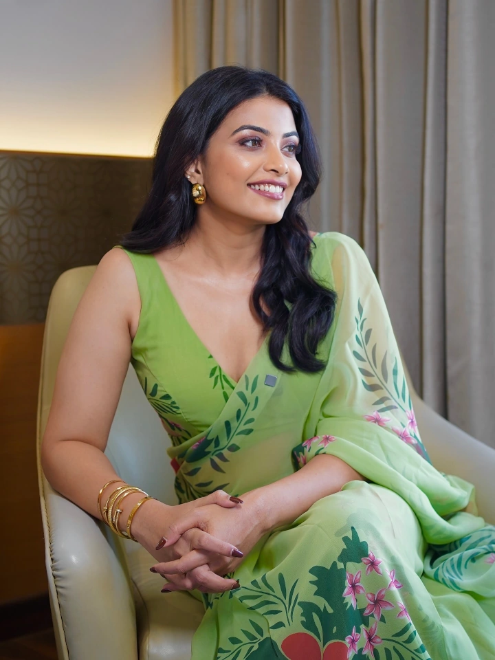 Kavya Shetty is very much in love of doing nail art