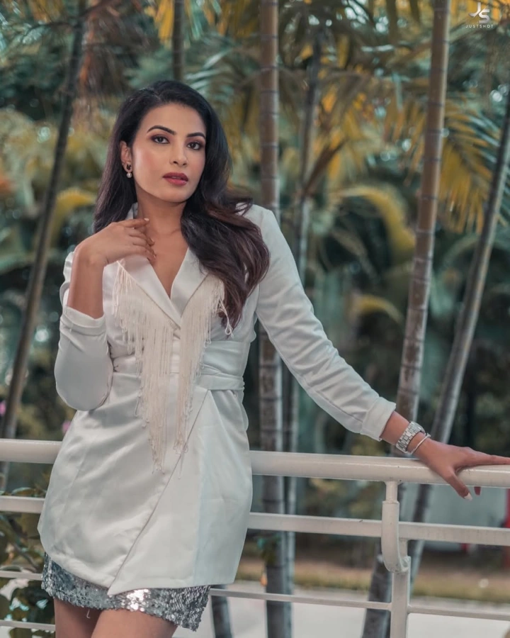 Kavya Shetty on an Outing