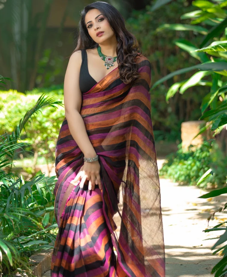 Kavya Shetty's Curvy Body