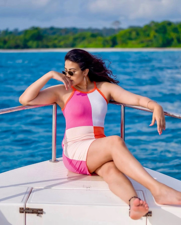 Kavya Shetty's Gorgeous Legs