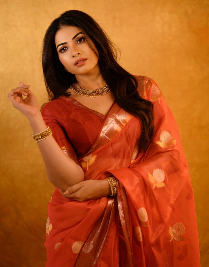 Kavya Shetty's Gorgeous Looks