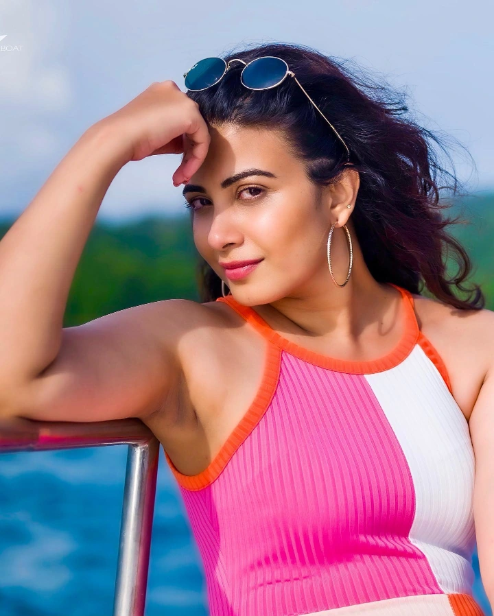 Kavya Shetty's Hot Dress