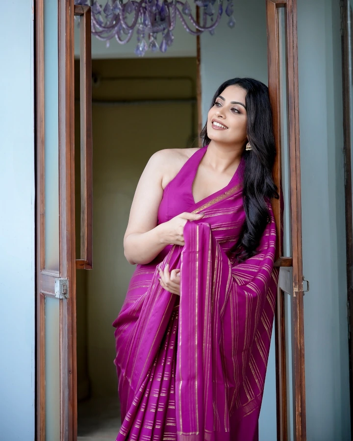 Kavya Shetty's Looks