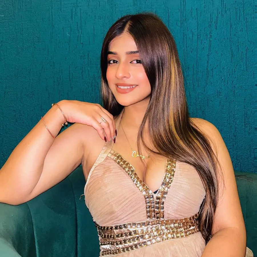 Navya Tiwari in Pehli Dafa