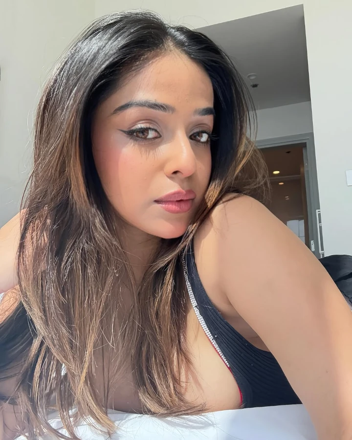 Navya Tiwari in Zulf