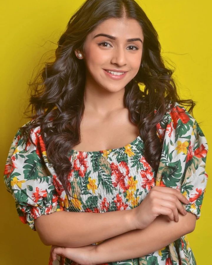 Navya Tiwari is a Gorgeous Indian Actress & a Beautiful Model
