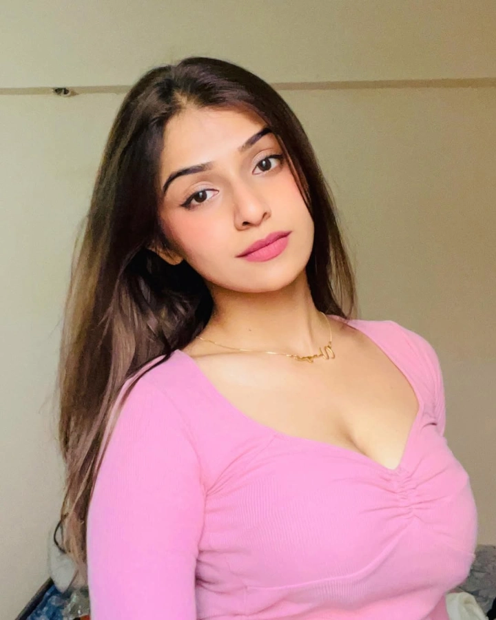 Navya Tiwari is also known as beauty with brain