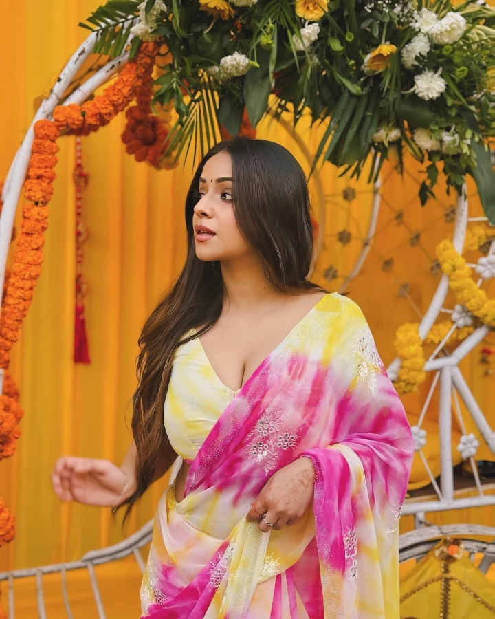 Navya Tiwari's Cutest and Prettiest Looks