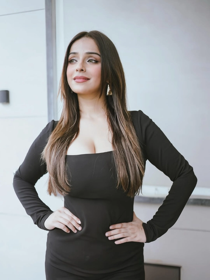 Navya Tiwari's Hot and Pretty Face