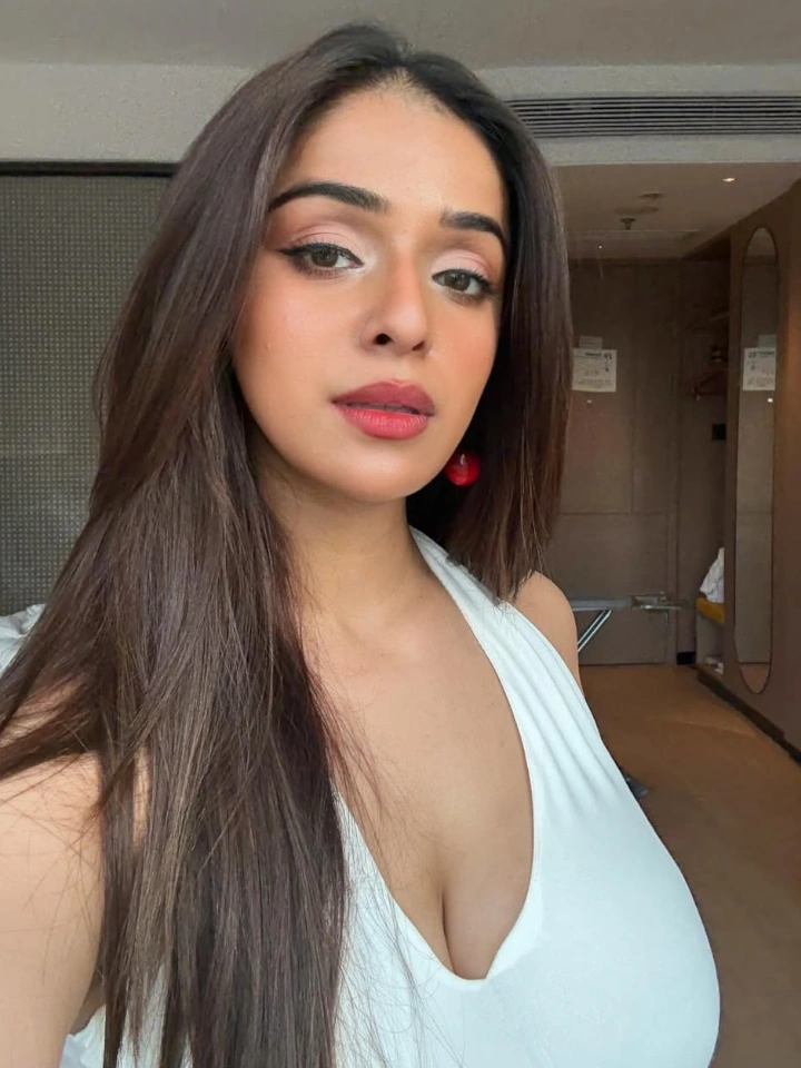 Navya Tiwari's Hottest Looks