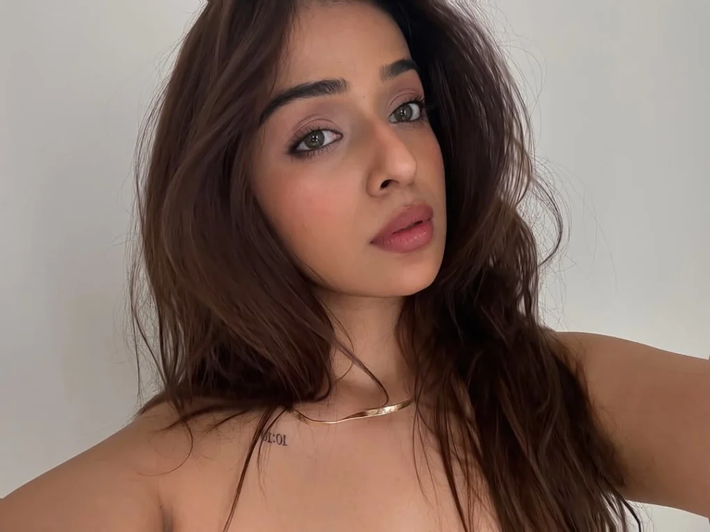 Navya Tiwari's Latest Beautiful Backless Image