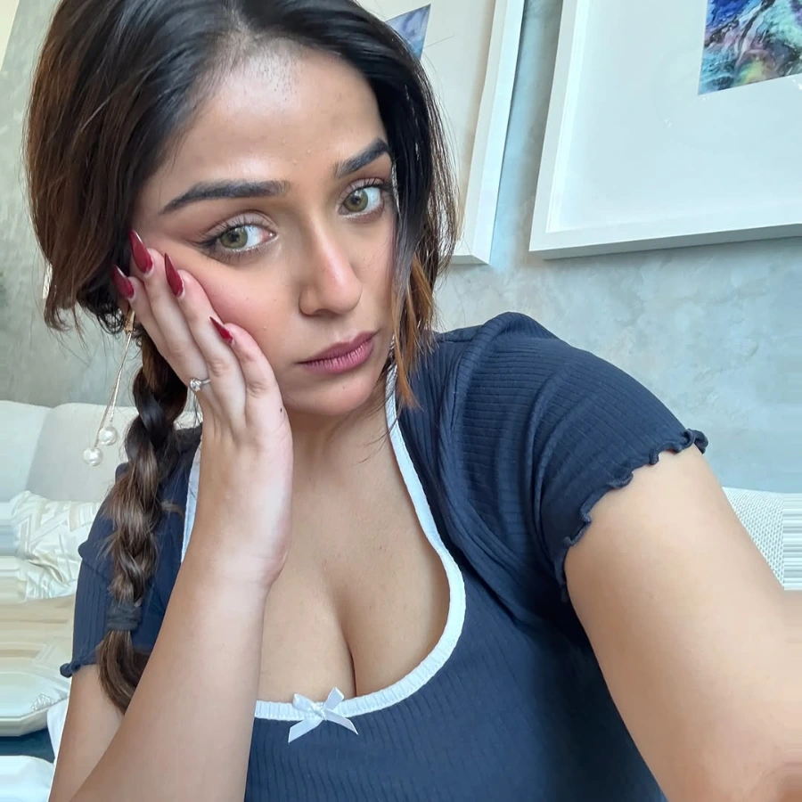Navya Tiwari's Nail Art