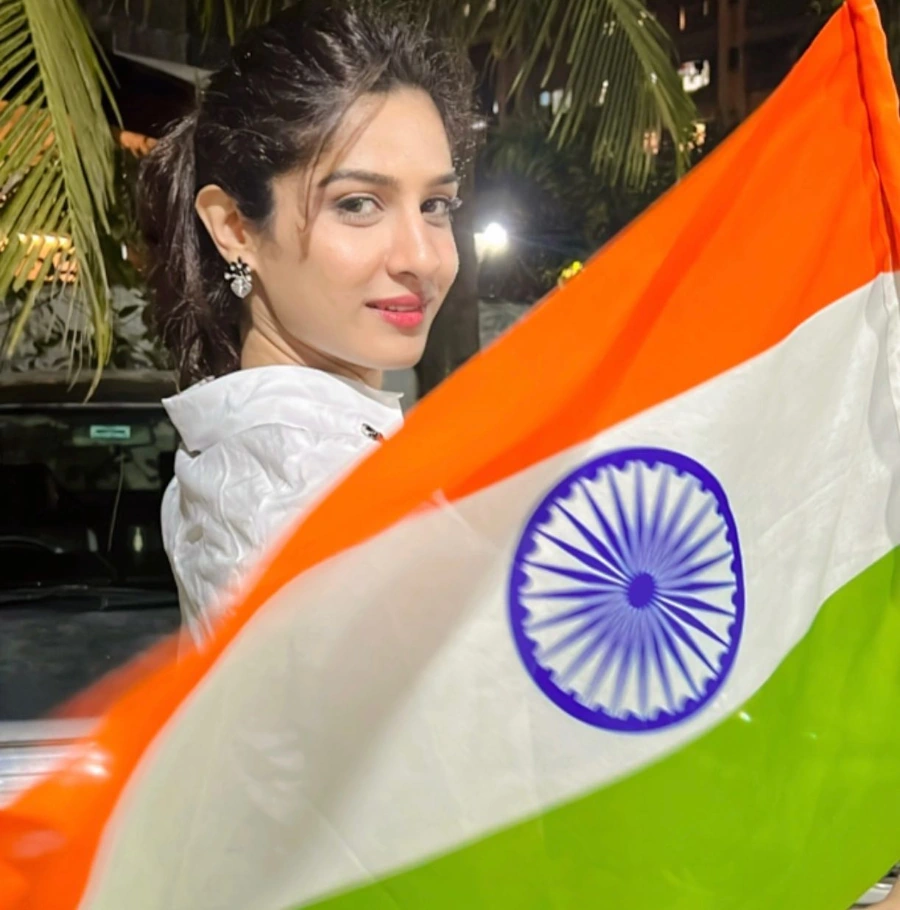 Neha Khan has an Indian Nationality