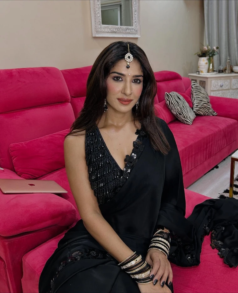 Neha Khan in Beautiful Black Saree
