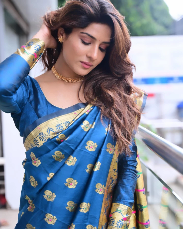 Neha Khan looking Cute in Saree