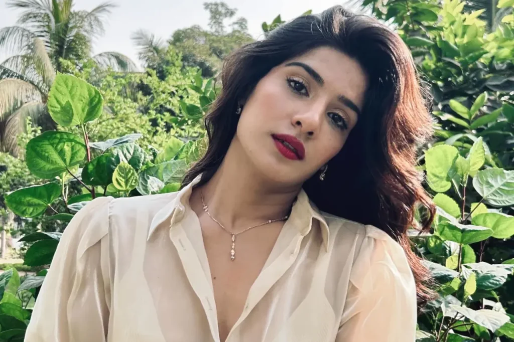 Neha Khan was born on August 13, 1995