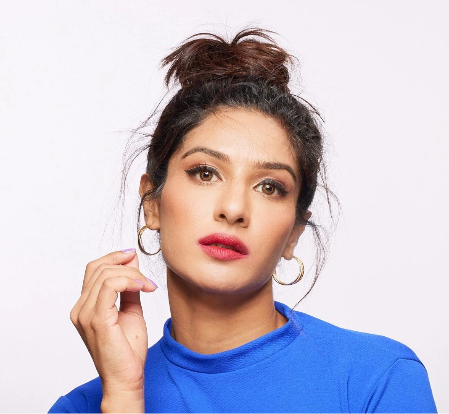 Neha Khan's Fabulous Eyes